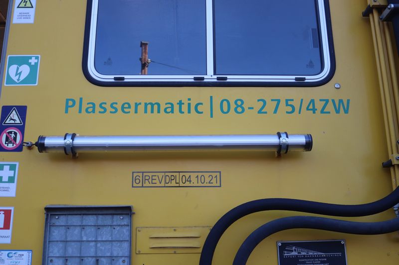 BAM Stopmachine met het fabrieksnummer 1214 en het UIC-nummer 99 84 942 8 702-7.